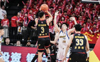 媒体人：深圳8人轮换拼命捍卫主场，首钢几位吊儿郎当的明星真该学学